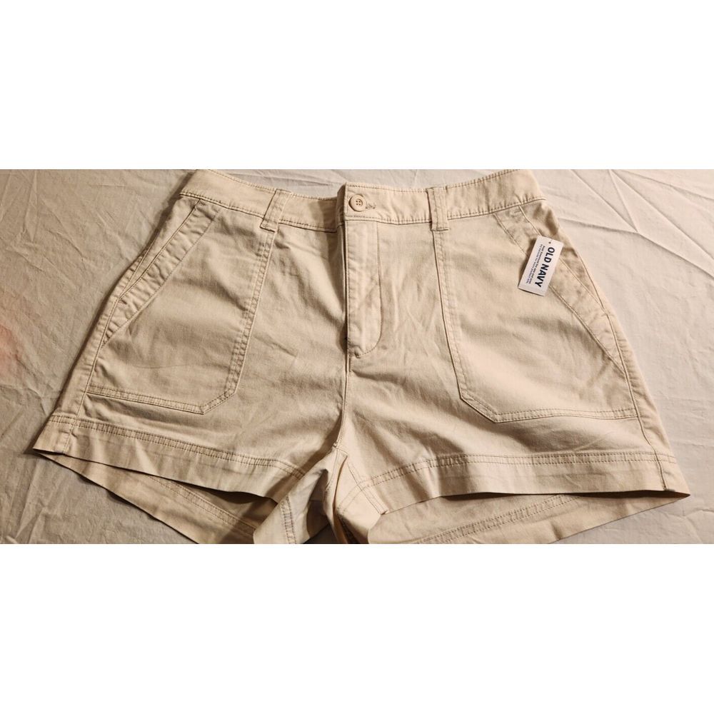 NWT Old Navy Shorts Cream Chino High-Rise 3.5" Inseam Women Size L/12-14